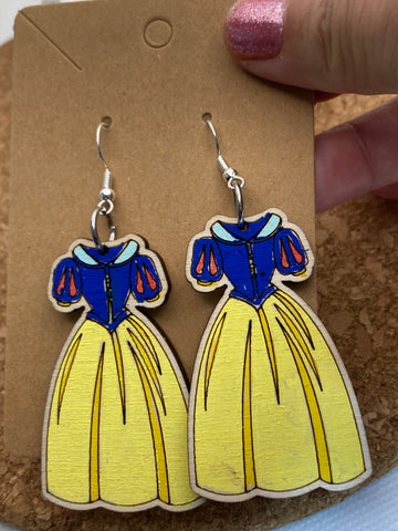 D173 Snow White Dress Earrings